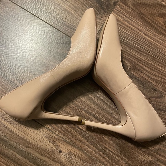BCBGeneration Nude Heels 🤎 - Picture 4 of 5
